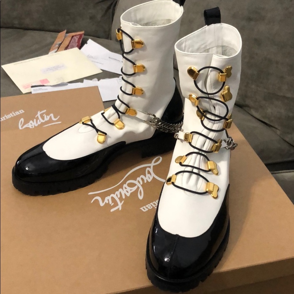 Louboutin Horse Guarda Flat Patent